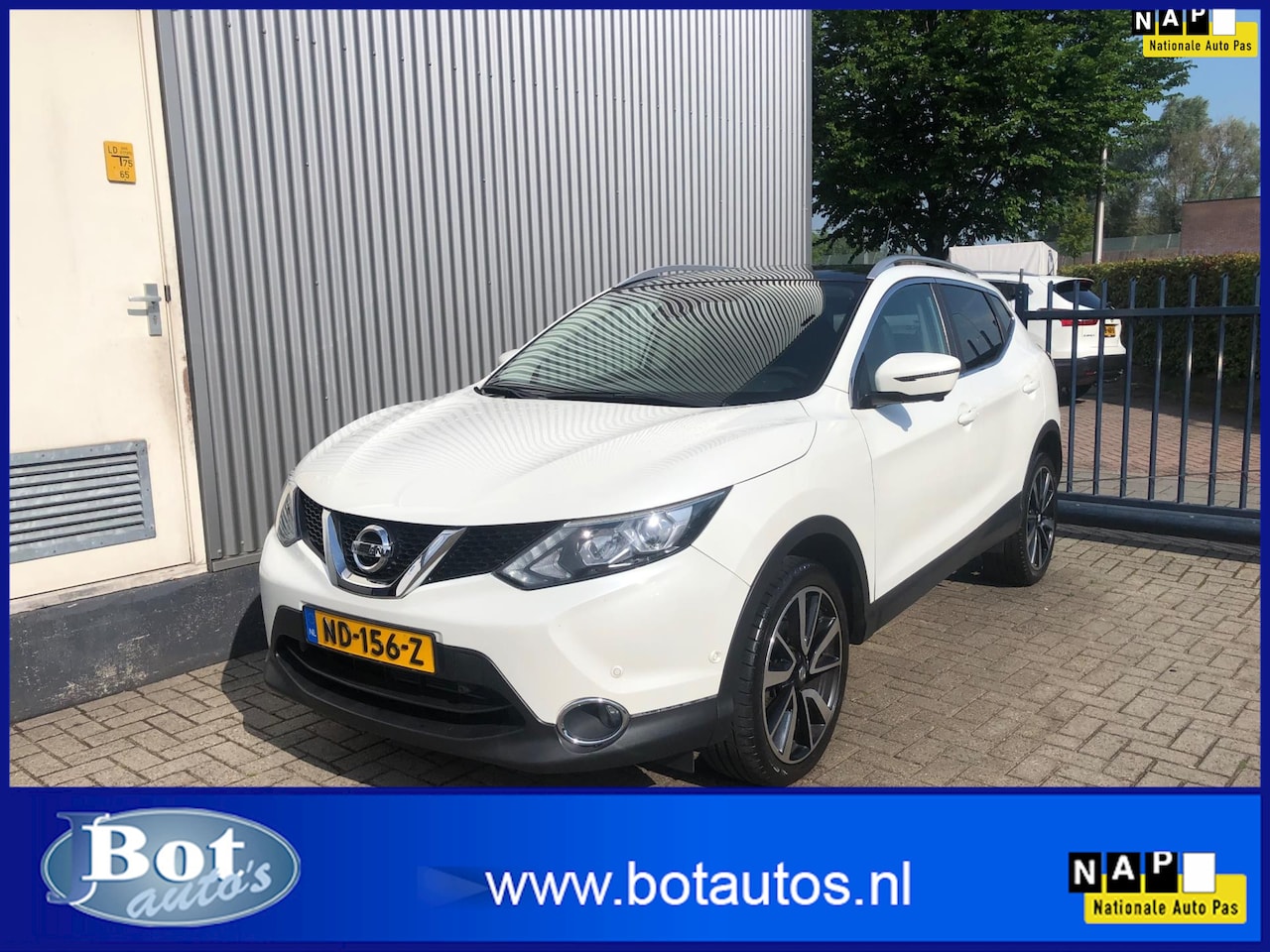 Nissan Qashqai - 1.2 Tekna / 71.471 KM / NL- AUTO / LEDER / 360 CAMERA / NAVIGATIE / PANORAMADAK / ECC / CR - AutoWereld.nl