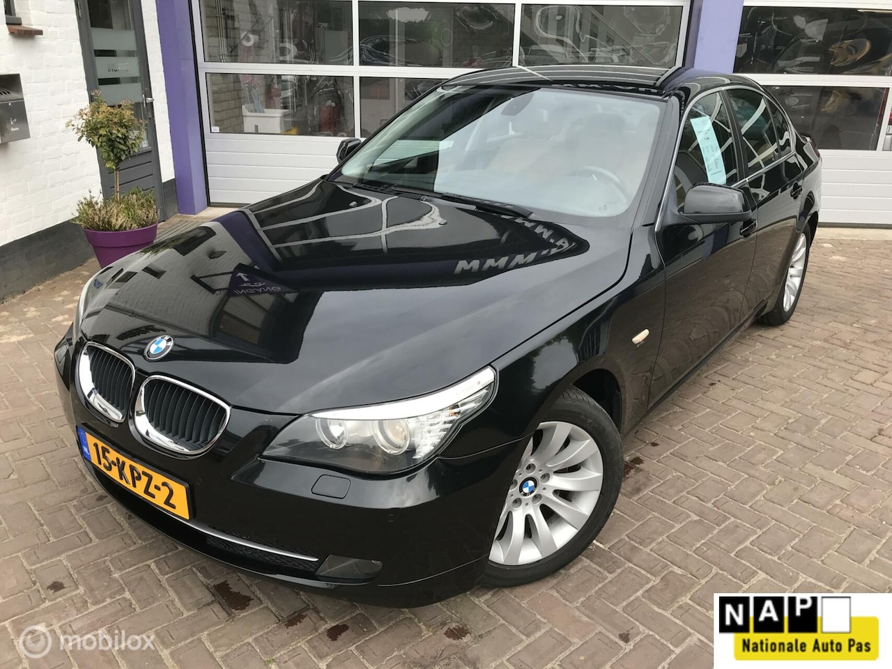 BMW 5-serie - 520d * Executive * AUTOMAAT * LEDER * NAVIGATIE - AutoWereld.nl