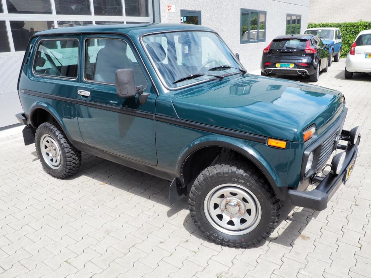 Lada Niva - 1.7i 4x4 STUURBEKRACHTIGING TREKHAAK - AutoWereld.nl