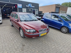 Volvo V70 - 2.4 D5