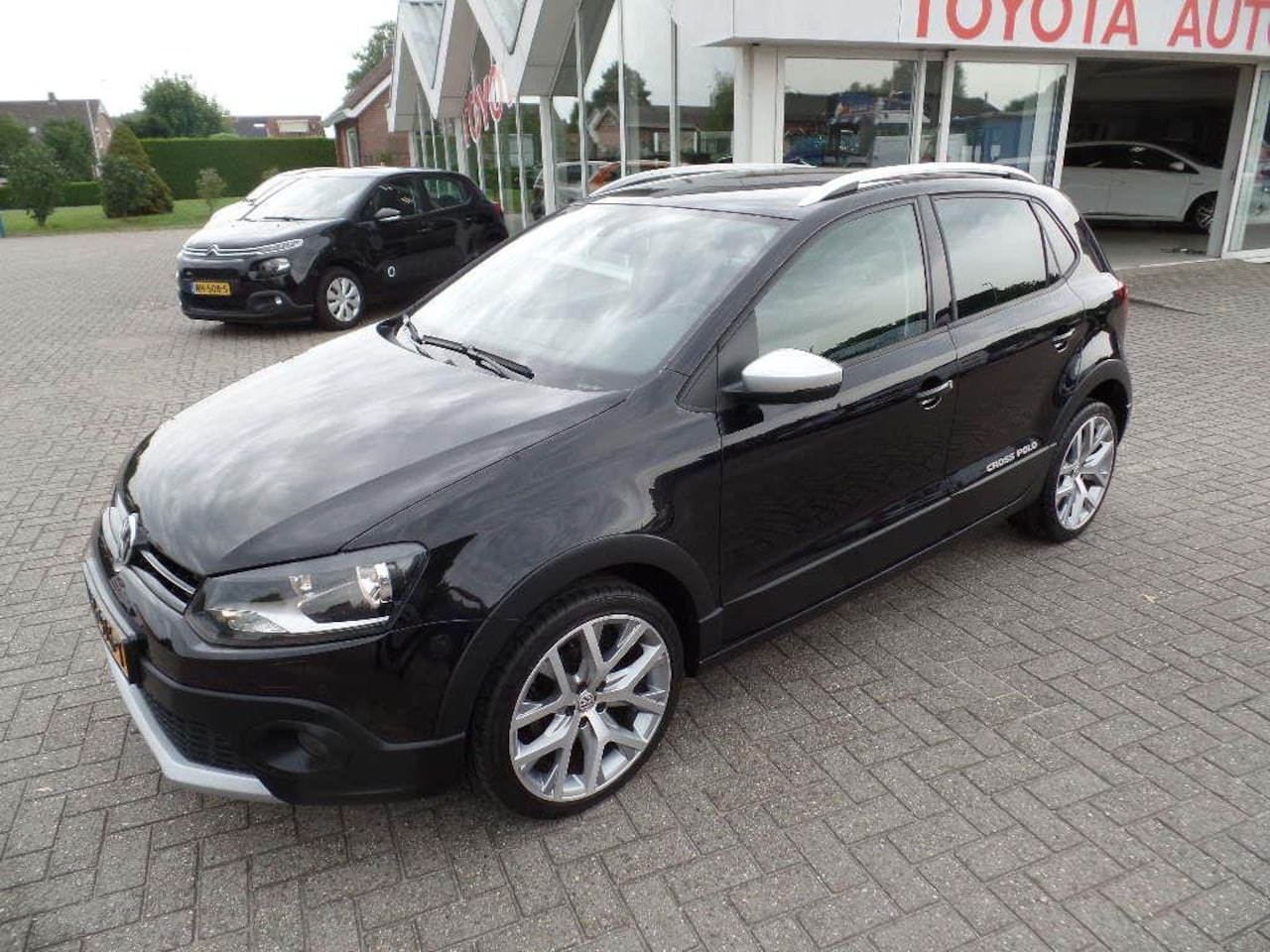 Volkswagen Polo - 1.2 TSI Cross 1.2 TSI Cross, Navi, 40jaar uitvoering - AutoWereld.nl