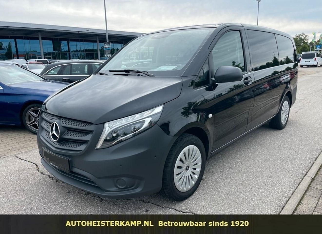 Mercedes-Benz Vito - 124 d Lang 237 PK Grijs Kenteken LED Navi Camera EL. Schuifdeur - AutoWereld.nl