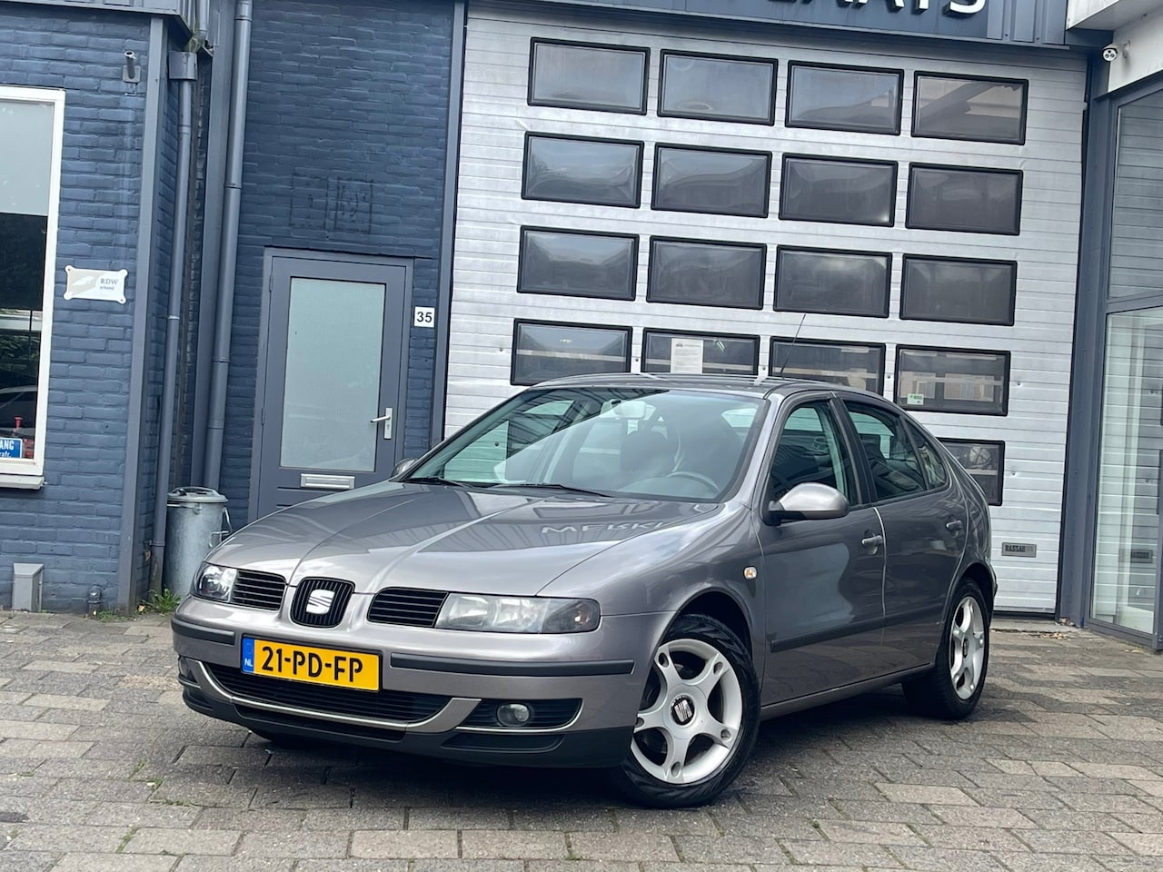 Seat Leon - 1.8-20V Sport | Clima | Cruise | NW APK - AutoWereld.nl