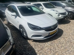 Opel Astra - 1.6 CDTI Business+