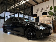 BMW 3-serie Touring - 330d xDrive| 259PK| Steptronic automaat| Trekhaak| Navigatie| LED| Boordcomputer| Stoelver