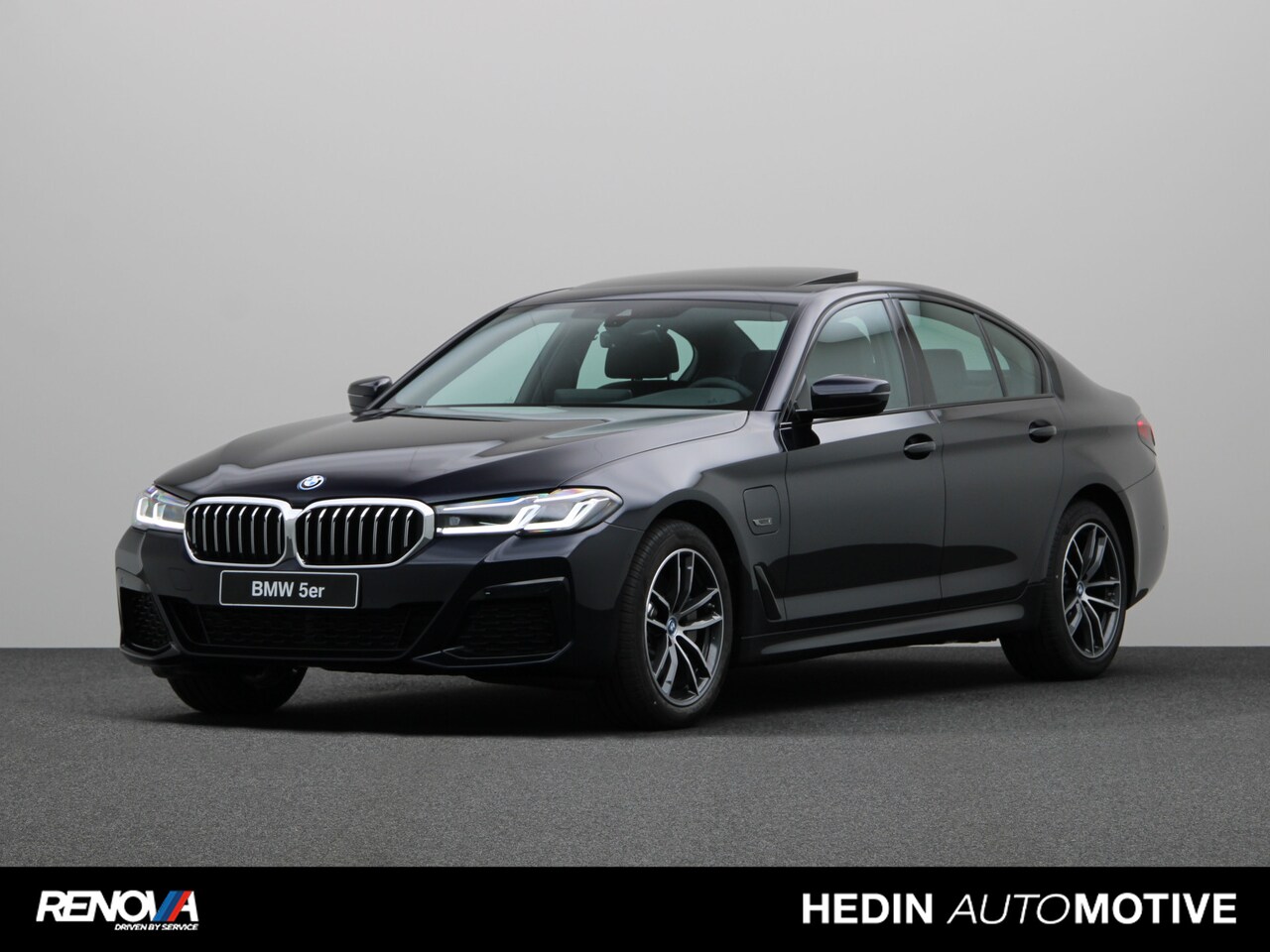BMW 5-serie - Sedan 530e Business Edition Plus M-Sport | Verwarmd stuur | Schuifdak | BMW Laserlight | H - AutoWereld.nl