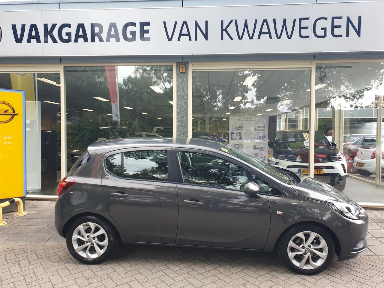 Opel Corsa - 1.4 INTELLILINK/16"L.M./BLUET. - AutoWereld.nl