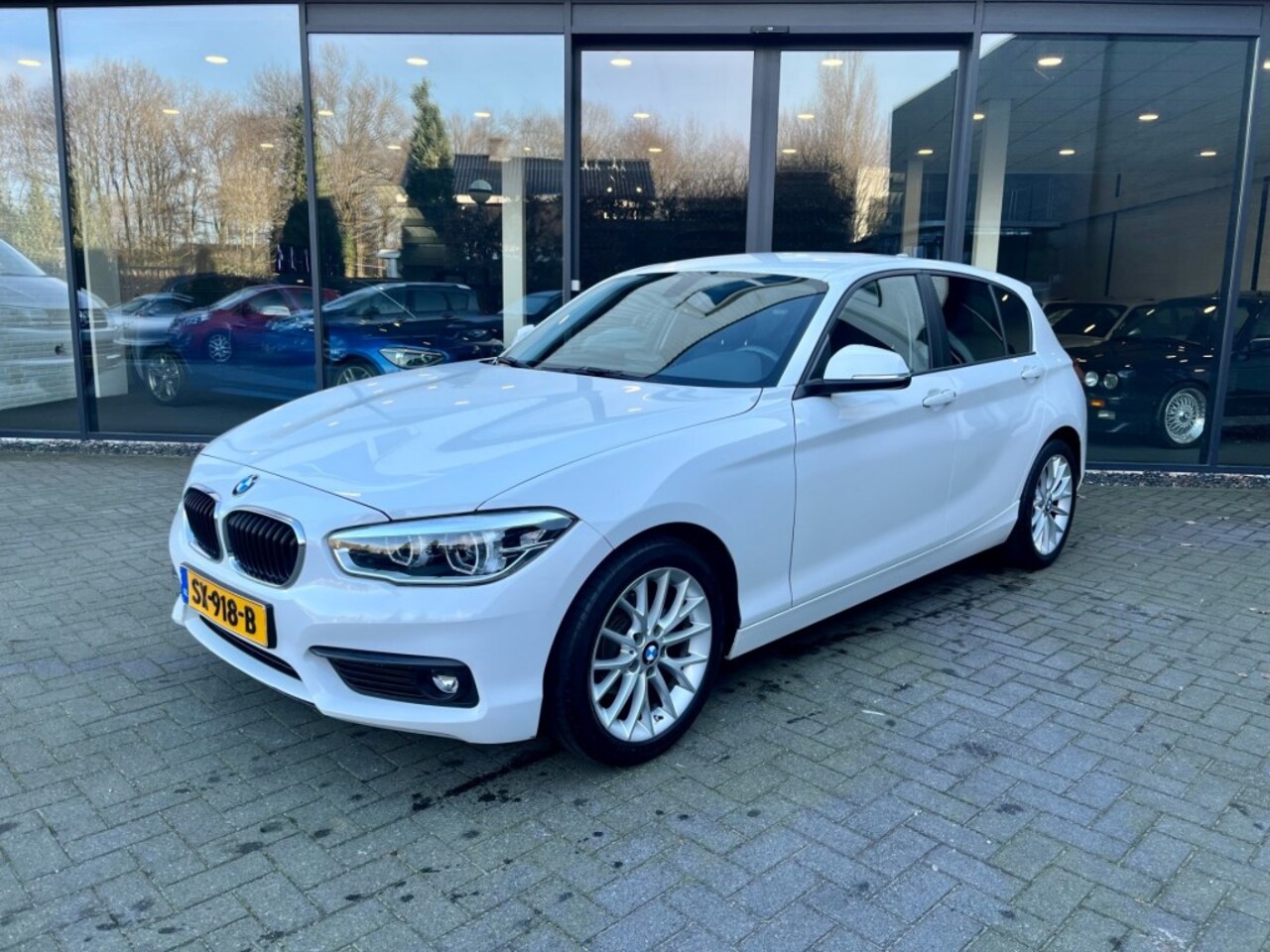 BMW 1-serie - 118I Exe,1e Eig,Xenon,Navi,Clima,Cruise,PDC,Digi Displ.,Dealer O - AutoWereld.nl