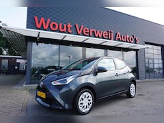 Toyota Aygo - 1.0 VVT-i 72pk 5D x-play Car Play/Camera