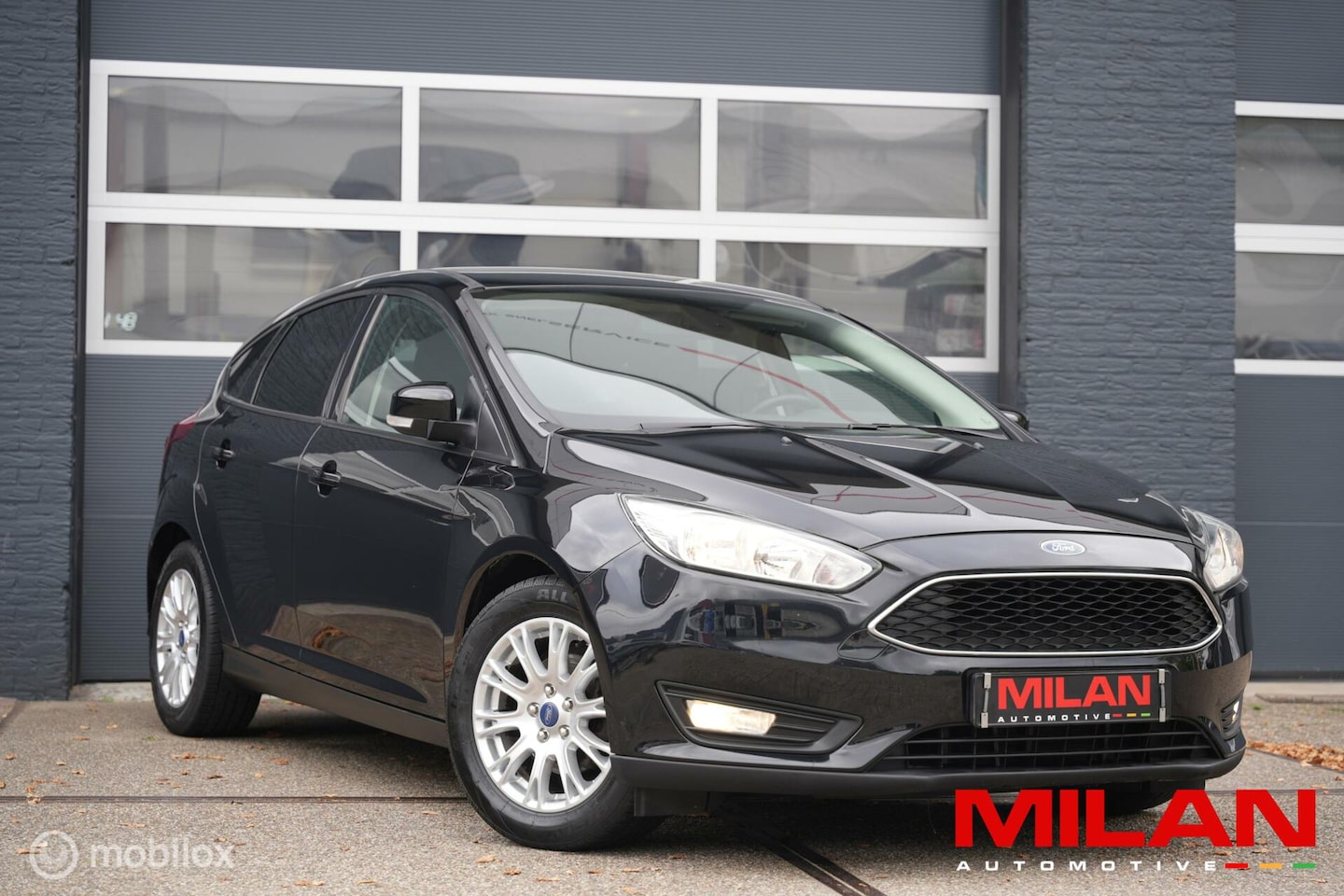 Ford Focus - 1.0 ECOBOOST 5DRS NAVIGATIE CRUISE CONTROL DEALER ONDERHOUDEN - AutoWereld.nl