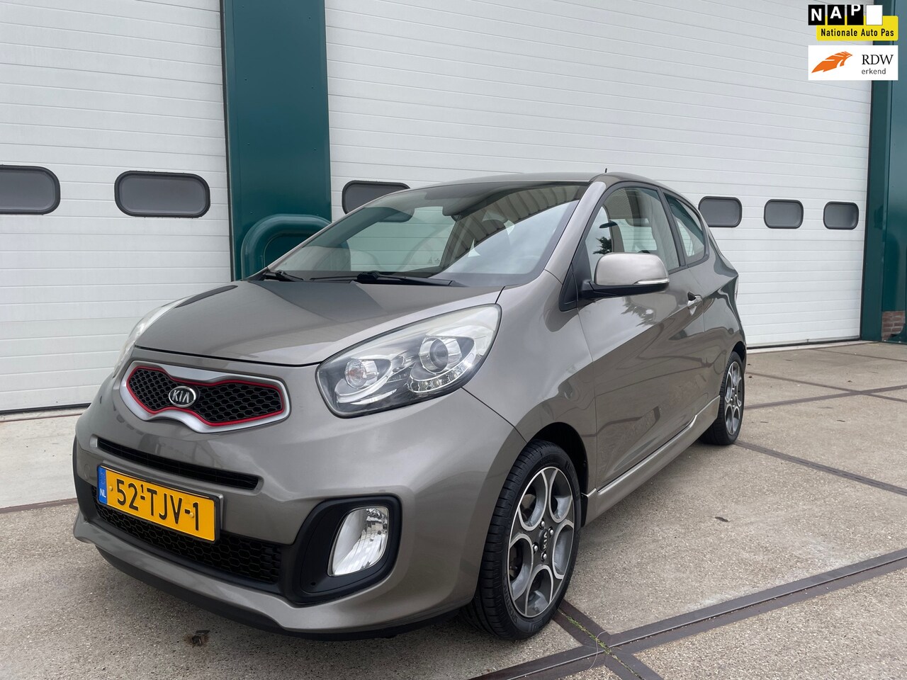 Kia Picanto - 1.2 CVVT Comfort Pack 1.2 CVVT Comfort Pack - AutoWereld.nl