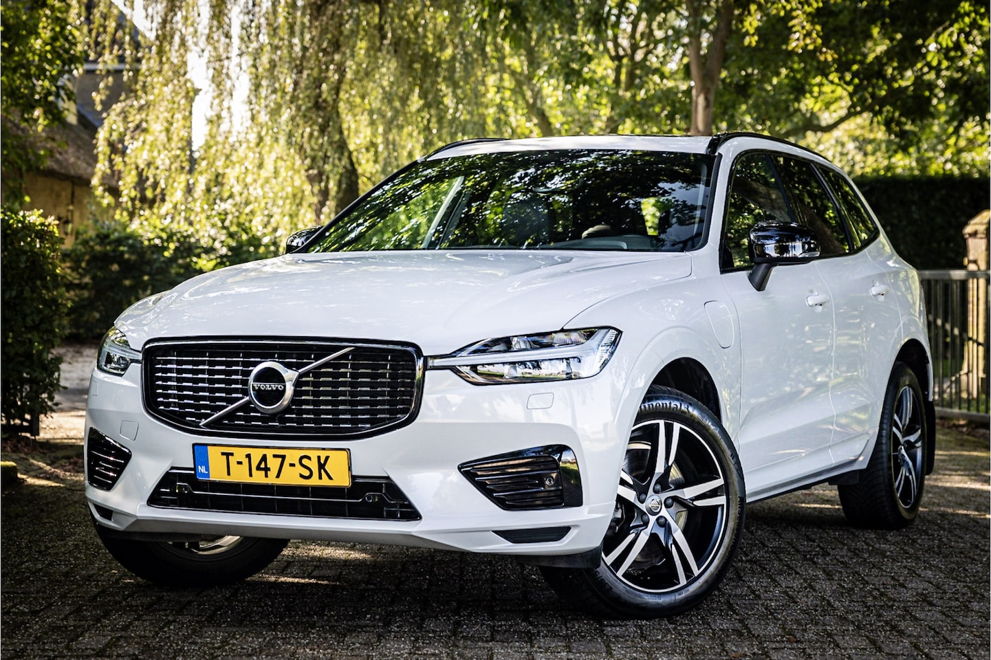 Volvo XC60 - 2.0 Recharge T8 AWD R-Design Crystal Harman Kardon Camera - AutoWereld.nl