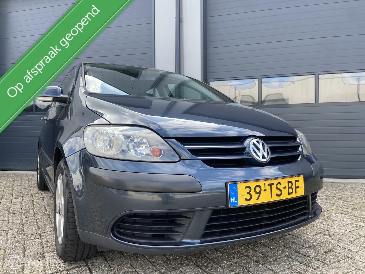 Volkswagen Golf - 1.6 FSI Trendline Uitvoering • NL Auto • - AutoWereld.nl