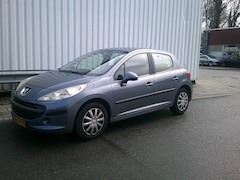 Peugeot 207 - 1.4 met AIRCO