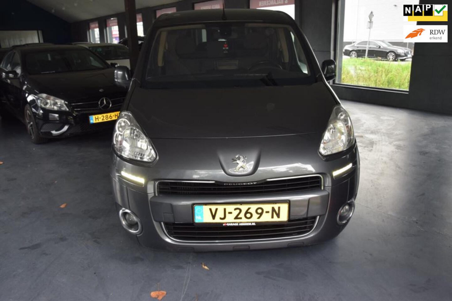 Peugeot Partner - 120 1.6 e-HDI L1 Navteq 120 1.6 e-HDI L1 Navteq,navi,gebruikersporen aanwezig - AutoWereld.nl