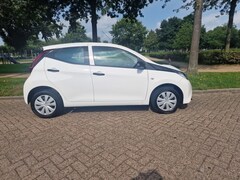 Toyota Aygo - 1.0 VVT-i x-fun