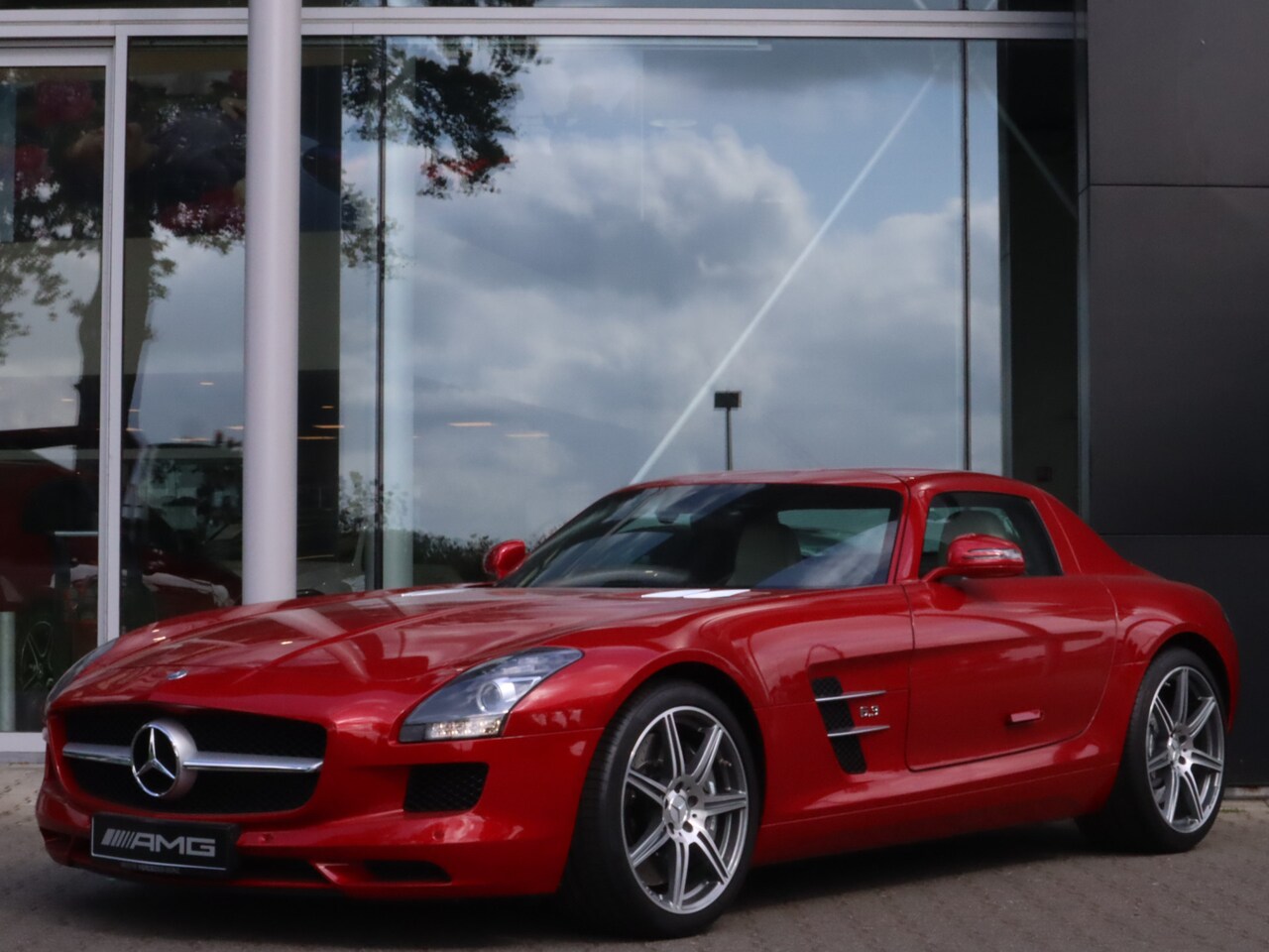 mercedes-benz-sls-coupe-6-3-amg-camera-cruise-control-navigatie.jpg