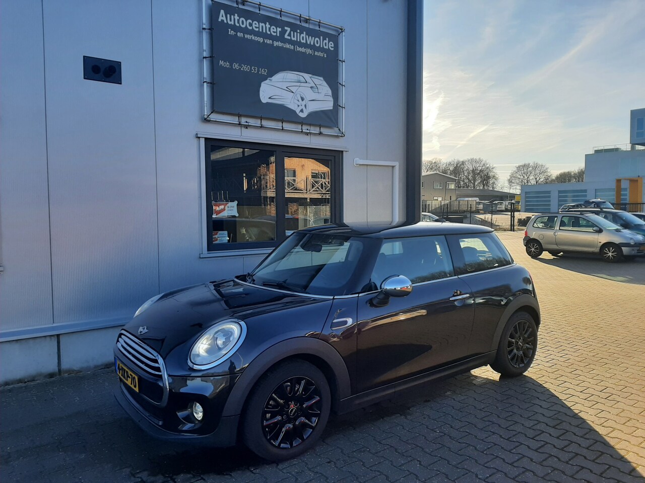 MINI Cooper - 1.5 Chili Business navi leer led clima cruise apk 9-2024 - AutoWereld.nl