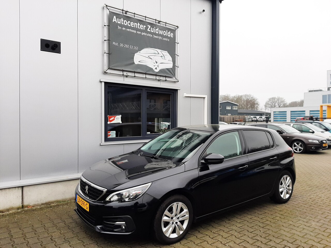 Peugeot 308 - 1.2 PureTech Blue Lease Executive navi pano leer clima appel carplay - AutoWereld.nl