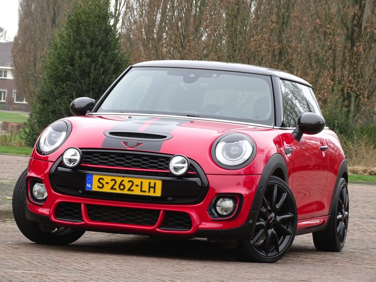 MINI John Cooper Works - Cooper S JCW 231+ carbon / 2015 / LED - AutoWereld.nl