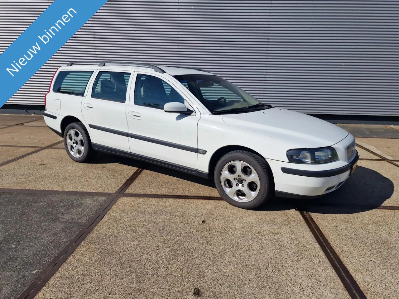 Volvo V70 - 2.5 T AWD Comfort Line 2.5 T AWD Comfort Line - AutoWereld.nl