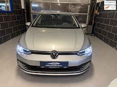 Volkswagen Golf - 1.0 eTSI - Automaat - Carplay - Bleutooth - Lane & Front assist - Sfeerverlichting