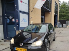 Volkswagen Golf - 1.6 FSI Trendline