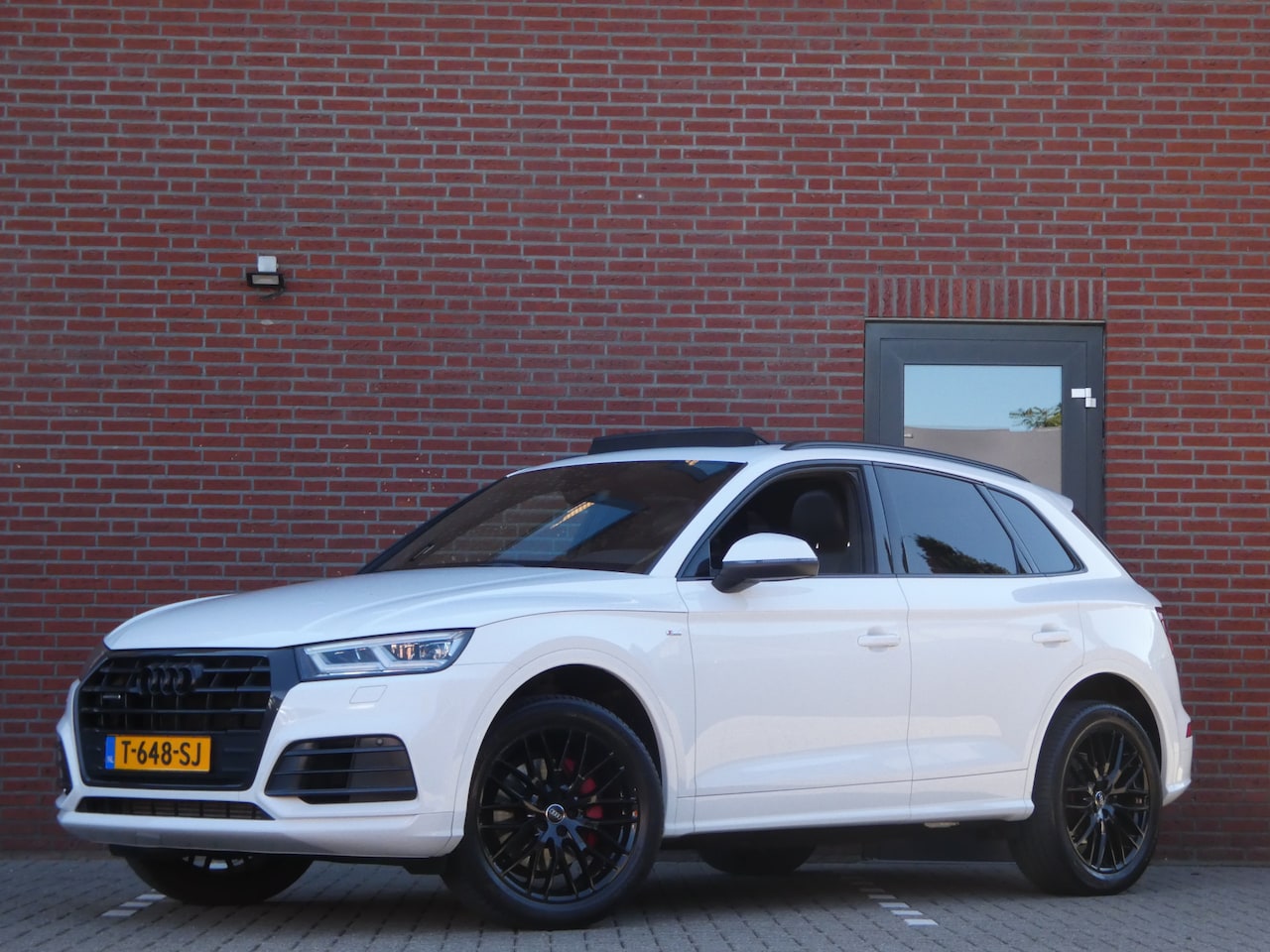 Audi Q5 - 3.0 TDI quattro Sport S Line Black Edition 3.0 TDI quattro Sport S Line Black Edition - AutoWereld.nl