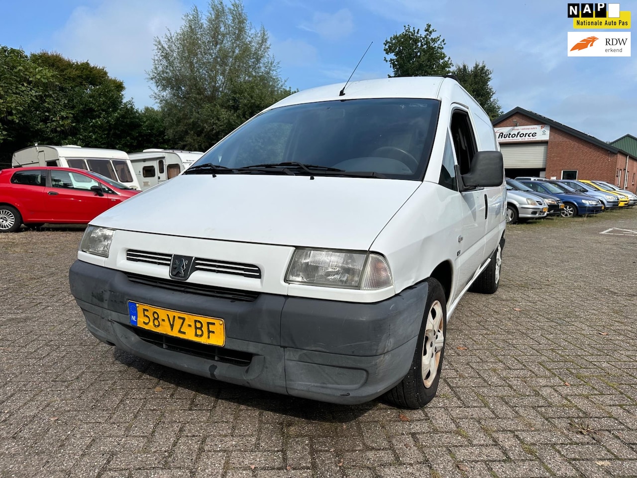 Peugeot Expert - 220C 2.0 HDI 3 persoon trekhaak . - AutoWereld.nl