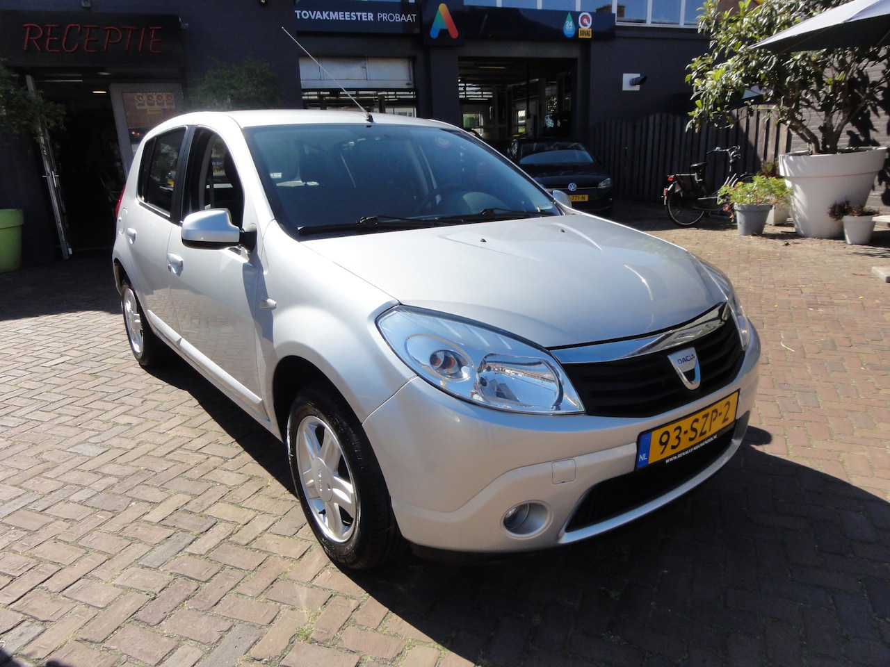 Dacia Sandero - 1.2 Lauréate 1.2 Lauréate - AutoWereld.nl