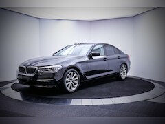 BMW 5-serie - 530eA X-Drive INNOVATION SCHUIFD/HUD/HARMAN KARDON/LEDER/LANE ASS./LED/NAVI