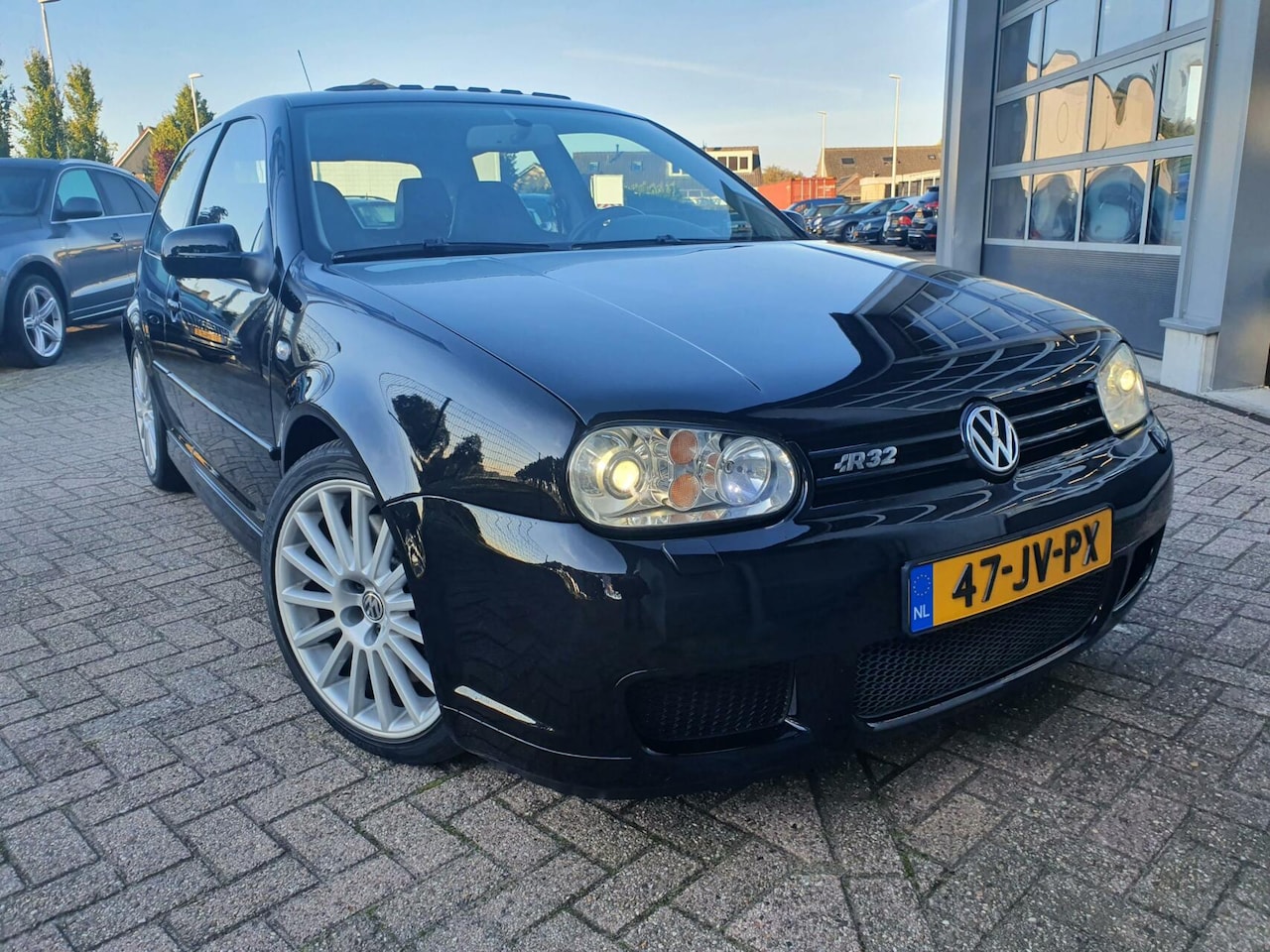 Volkswagen Golf - 3.2 R32 4-Motion NL-auto|Schuifdak|Xenon|Konig stoelen|Milltek|Dealer onderhouden| - AutoWereld.nl