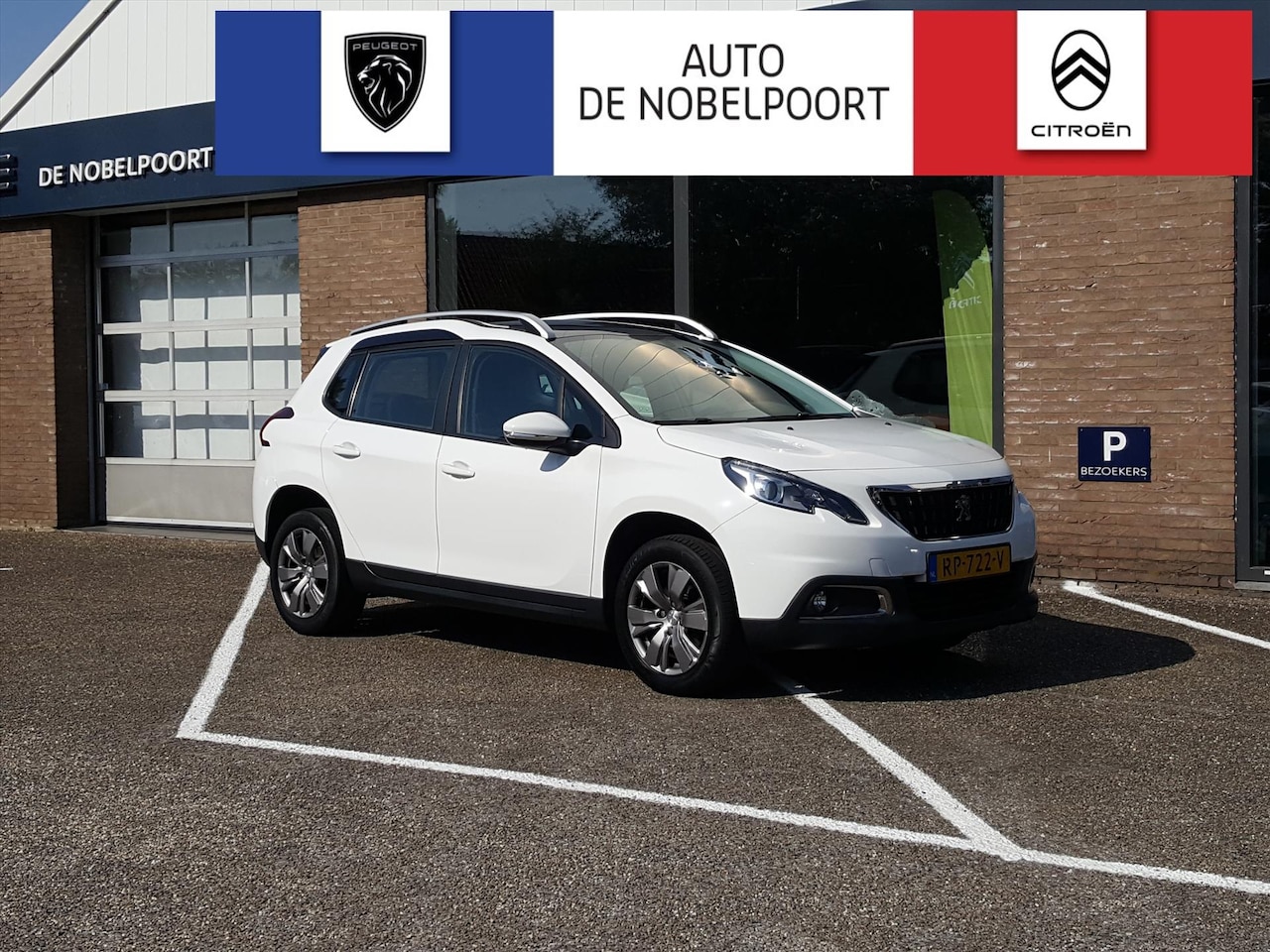 Peugeot 2008 - BLUE LION 1.2 PureTech-110pk Navigatie | AIRCO | Cruise control | Parkeersensoren | Panora - AutoWereld.nl