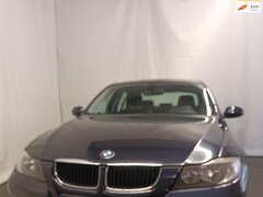 BMW 3-serie - 318i Executive - Loopt Op 3 Cilinders