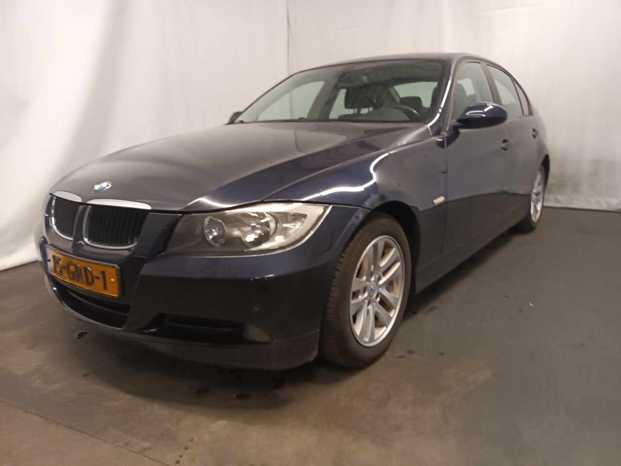 BMW 3serie 318i Executive Loopt Op