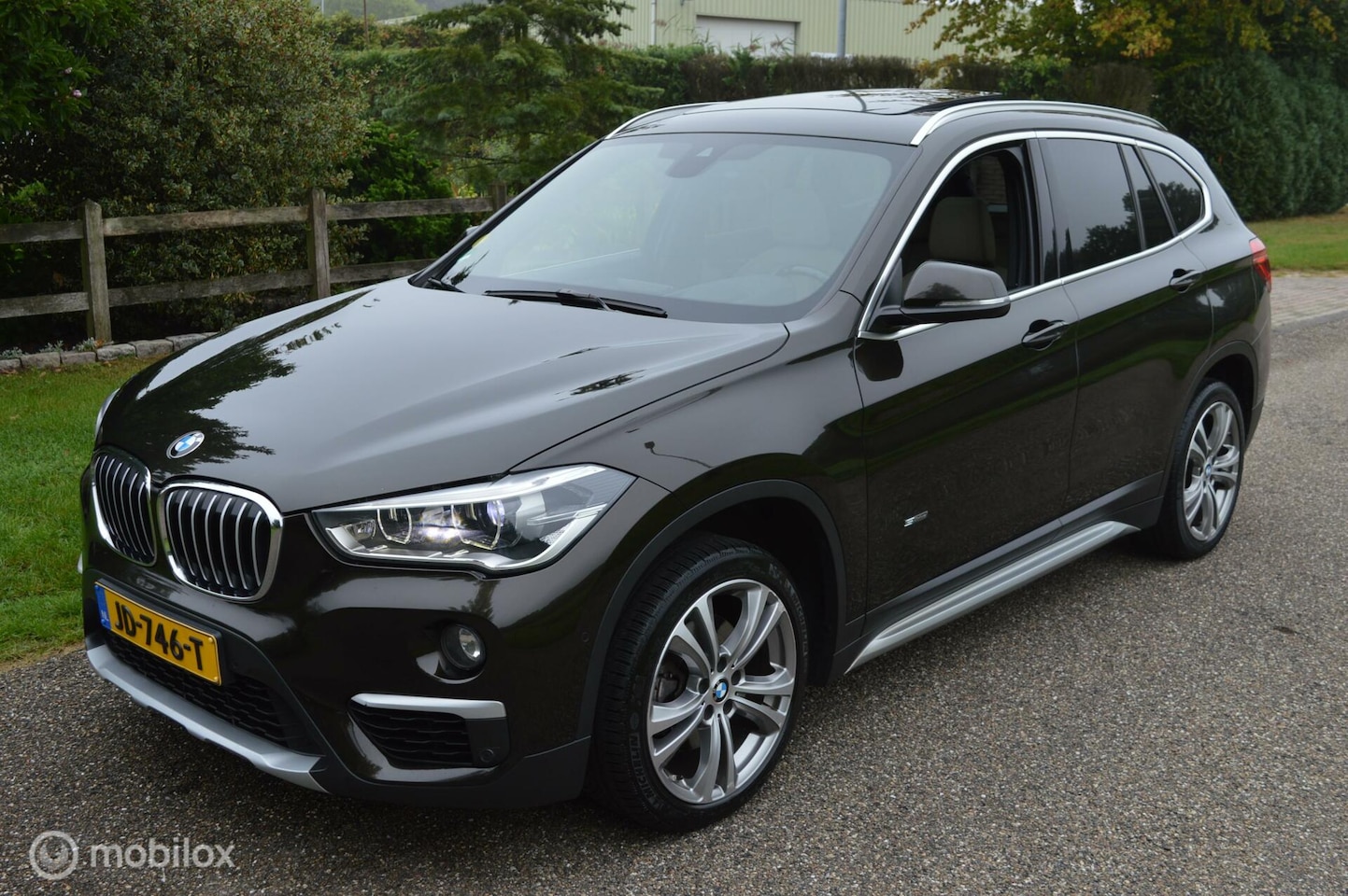 BMW X1 - 2016 sDrive16d/ Panorama /HUD /Led/Sportpakket BTW - AutoWereld.nl