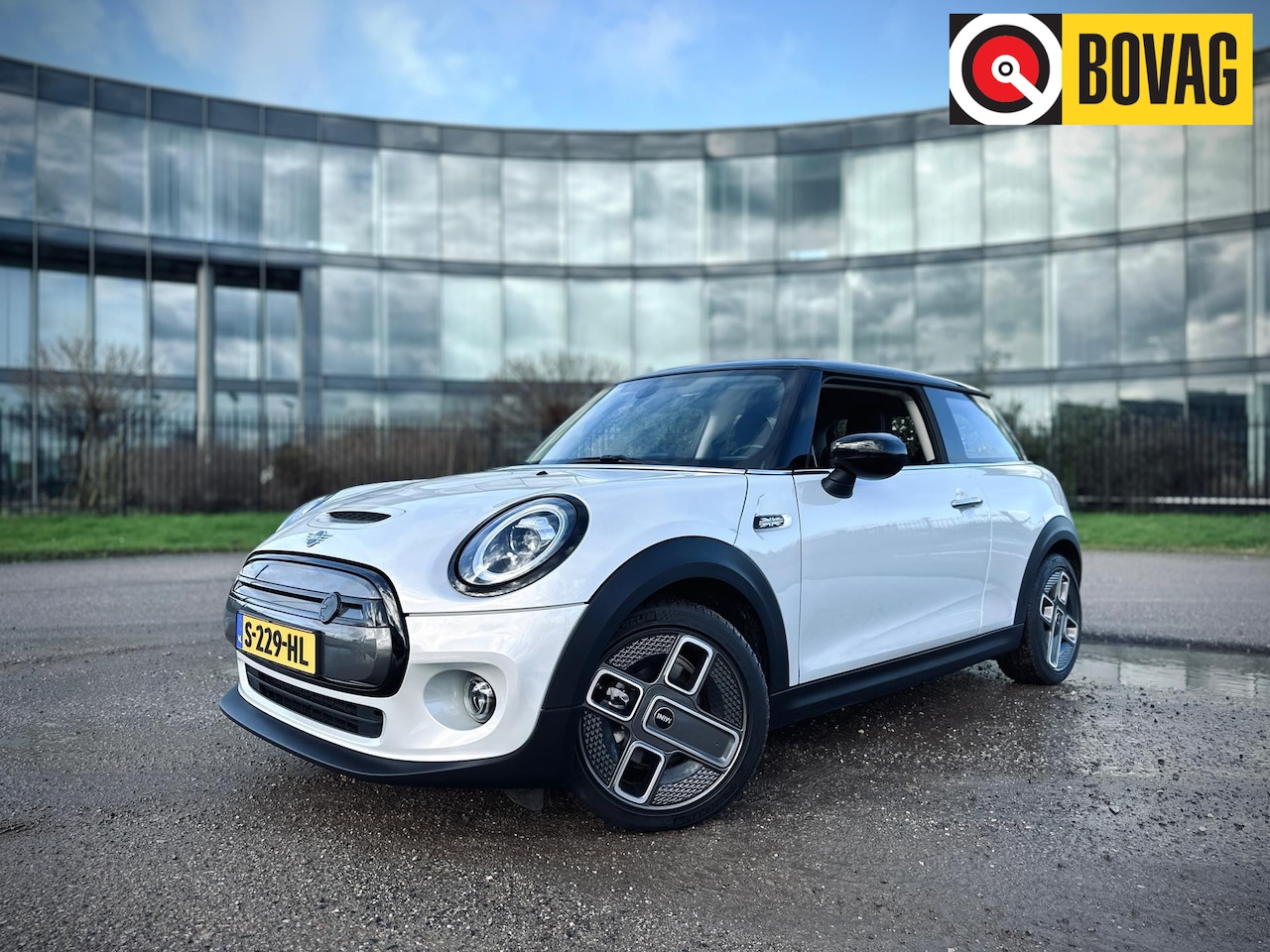 MINI Cooper - SE Shadowline - AutoWereld.nl