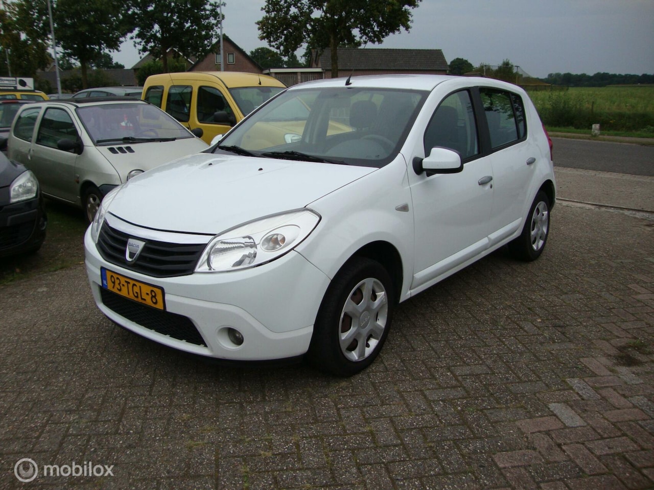 Dacia Sandero - 1.2 Aniversare LPG onderbouw gpl autogas - AutoWereld.nl