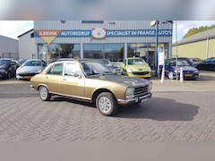 Peugeot 504 - Ti Automaat, lederen bekleding concoursstaat