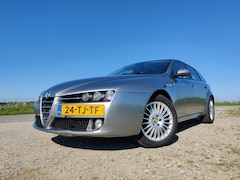 Alfa Romeo 159 Sportwagon - 1.8 mpi Distinctive Leren bekleding lichtmetalen velgen