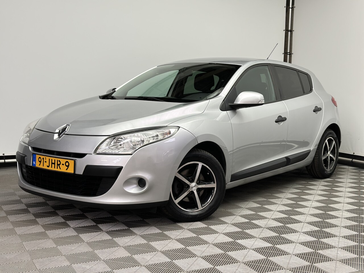 Renault Mégane - 1.6 Authentique 5-drs Airco 1e Eigenaar - AutoWereld.nl