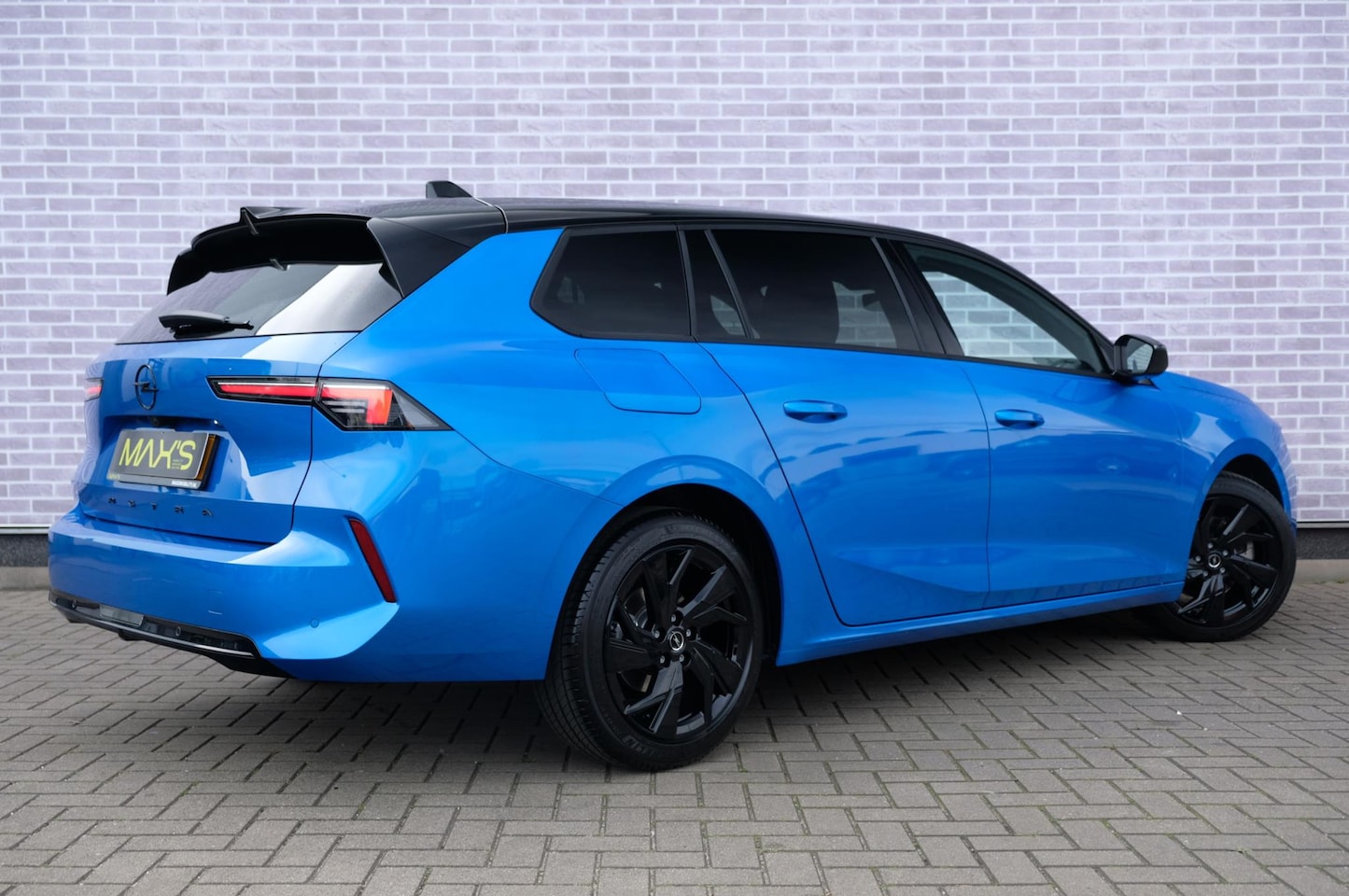 opel-astra-sports-tourer-1-2-gs-line-memorystoel-winterpakket-carplay-acc-camera.jpg