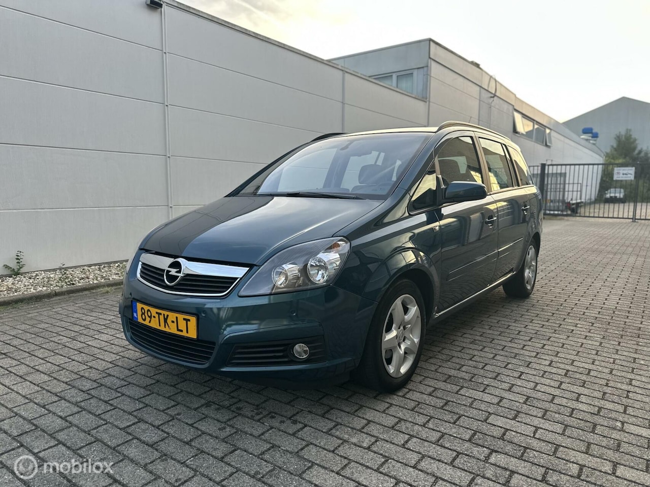 Opel Zafira - 1.8 Executive Clima NAP 7 persoons ! - AutoWereld.nl