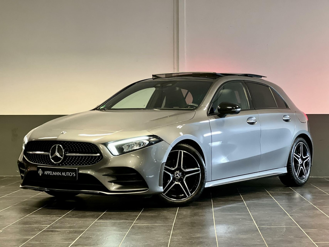 Mercedes-Benz A-klasse - 180 AMG | Sfeer | Camera | Pano | Widescreen | DAB+ | - AutoWereld.nl