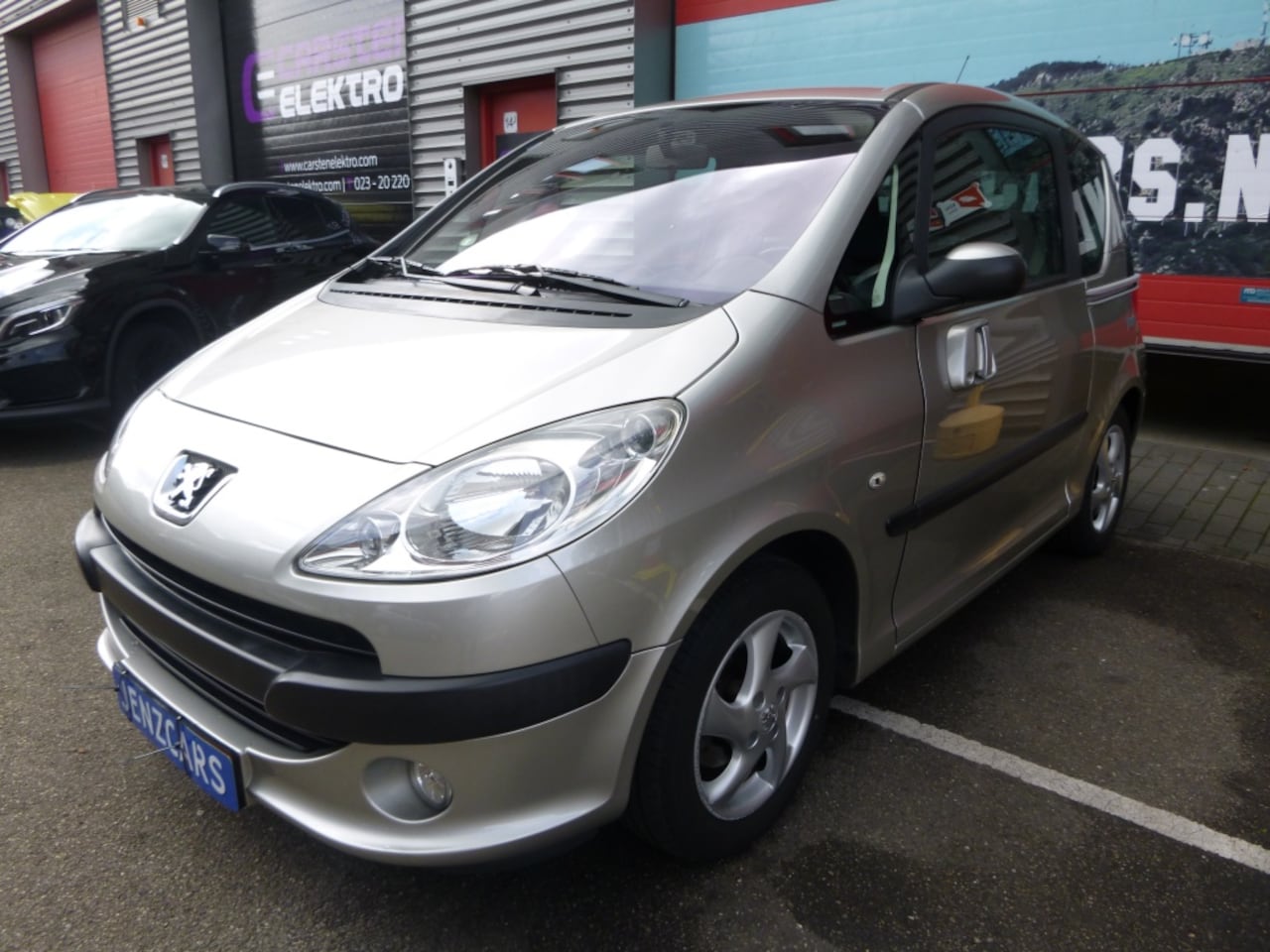 Peugeot 1007 - 1.4 AUTOMAAT,AIRCO,CRUISE,NAP! - AutoWereld.nl