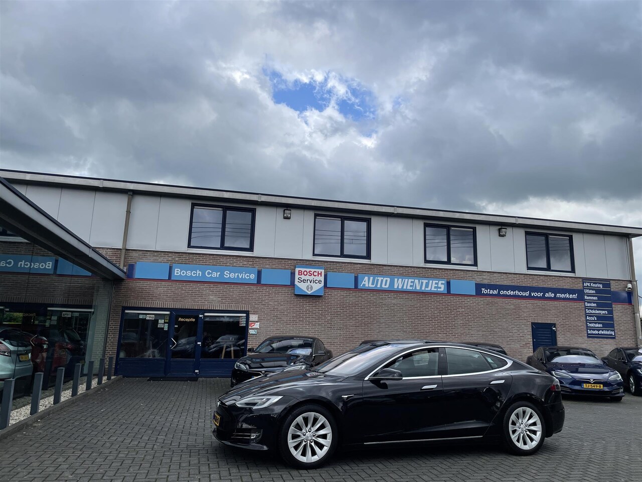 Tesla Model S - 75D | BASE | PANO | AutoPilot | incl BTW - AutoWereld.nl