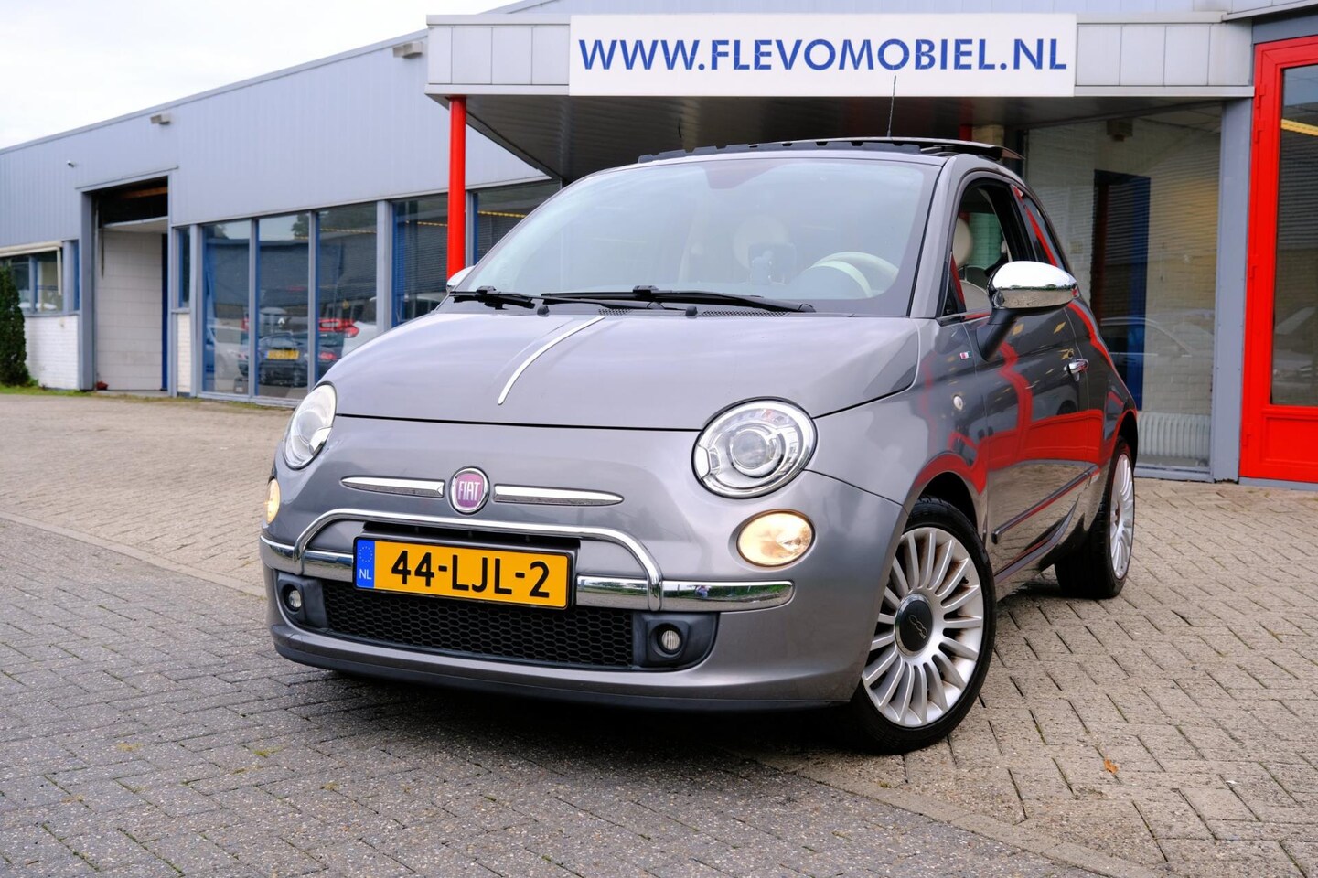 Fiat 500 - 1.2 Lounge Aut. Xenon|Pano|Clima|Navi|16" LMV - AutoWereld.nl