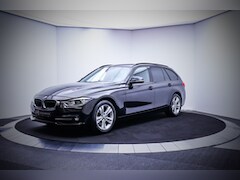 BMW 3-serie Touring - 318iA SPORT-LINE Executive LEDER/NAVI PROF/CAMERA/LED/SPORTSTOELEN/STOELVERW./CRUISE/PDC V