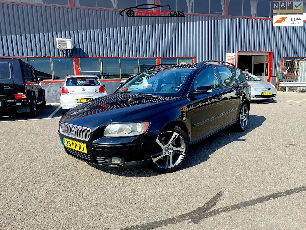 Volvo V50 - 2.4 Momentum | LM VELGEN | AIRCO | CRUISE | LEDEREN BEKLEDING | TREKHAAK | NAP - AutoWereld.nl