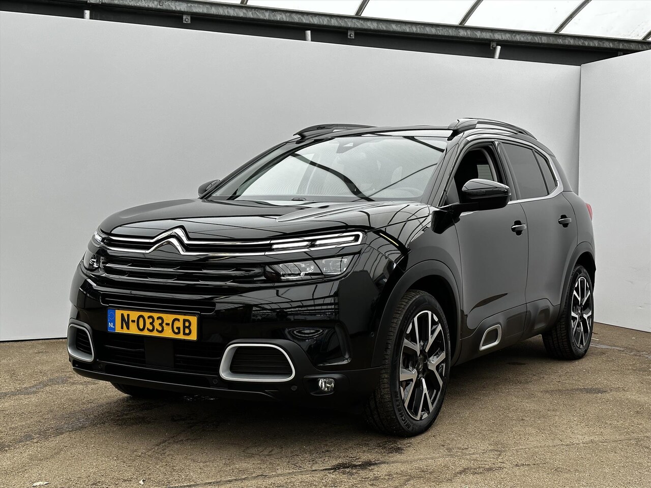 Citroën C5 Aircross - 1.2 PureTech 130pk S&S Shine / APPLE CARPLAY / CAMERA - AutoWereld.nl